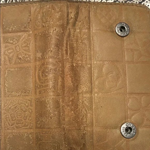 CHANEL Tan Suede Mini Wallet Stars & Hearts VINTAGE Key Holder - Picture 5 of 9